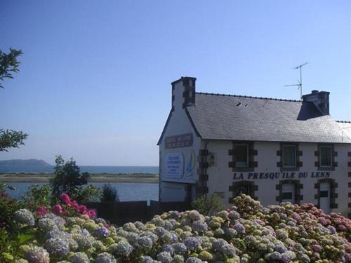 La Presqu' Ile Du Lenn Face A La Mer Appartement Louannec Buitenkant foto